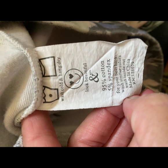 Women’s double hood sweatshirt, size medium - Picture 4 of 4